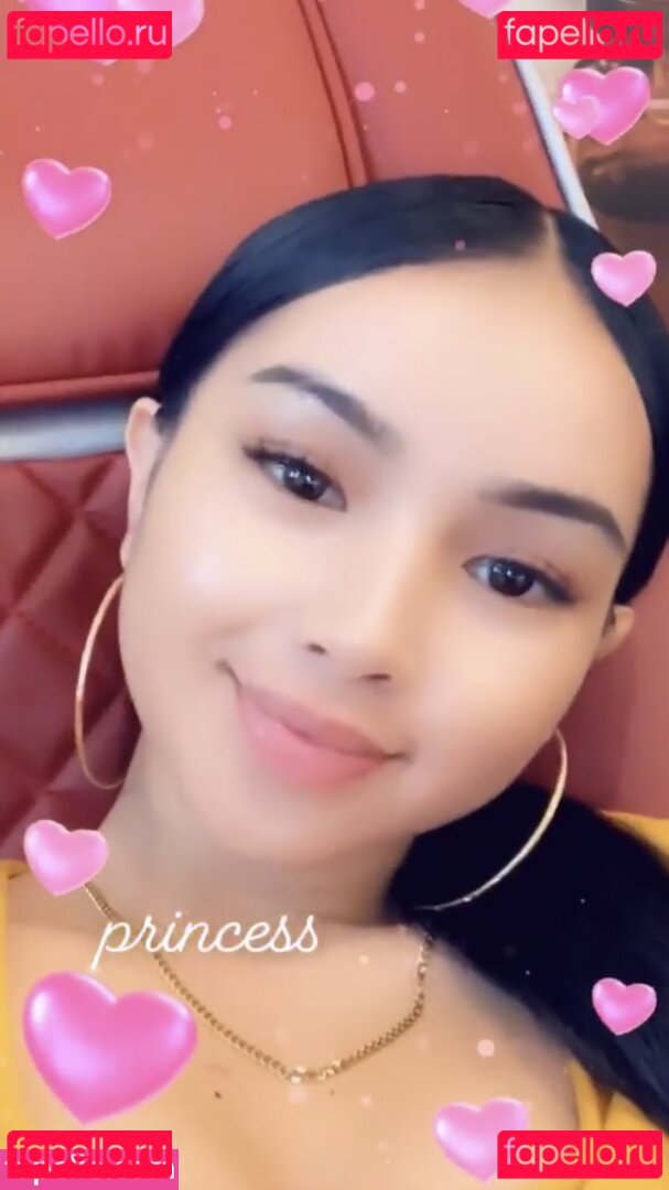 Julianarmah / julianazam Onlyfans Photo Gallery 