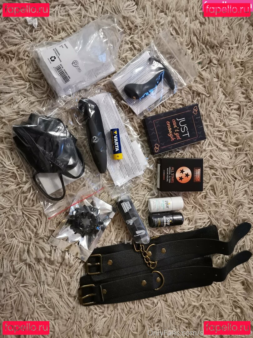 novathenerdfree / nowayitsmeaghan Onlyfans Photo Gallery 