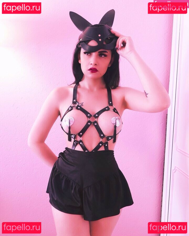 Laura Badler / LauraBadler Onlyfans Photo Gallery 