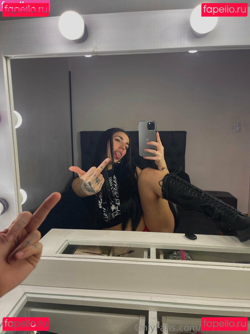 shaeanitta / thesinittaofficial Onlyfans Photo Gallery 