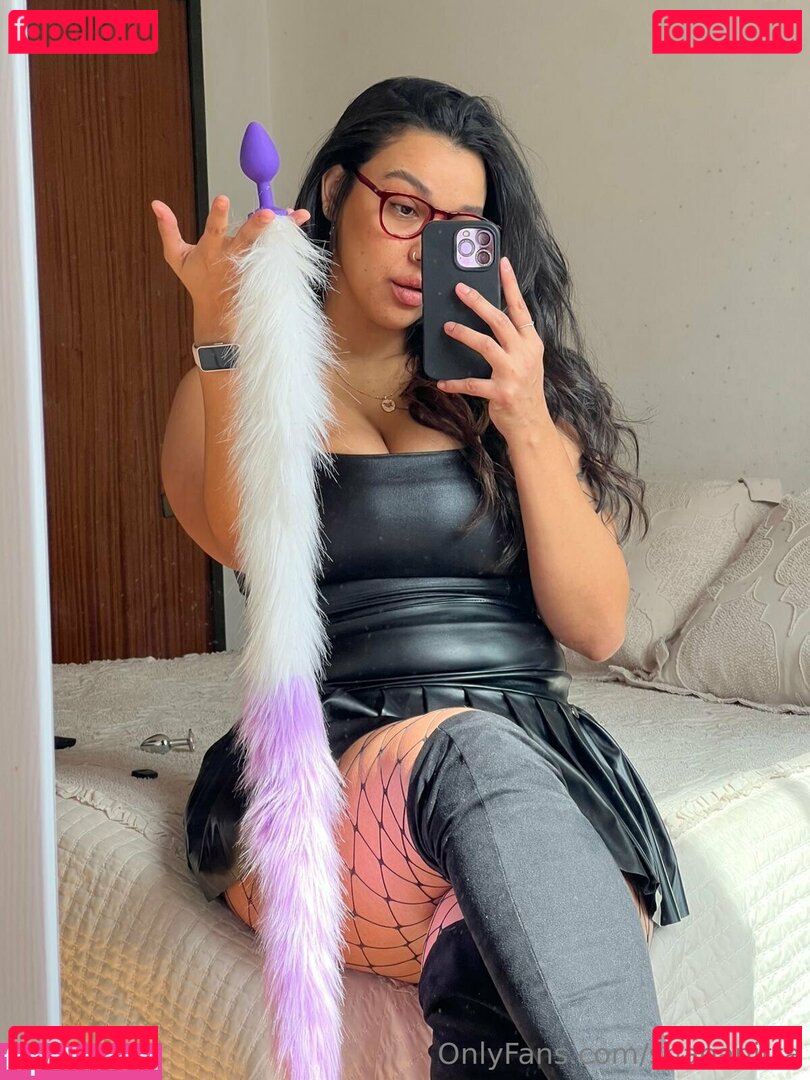 shaeanitta / thesinittaofficial Onlyfans Photo Gallery 