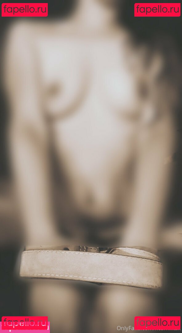 xcamilitax / xcarlitaxo Onlyfans Photo Gallery 