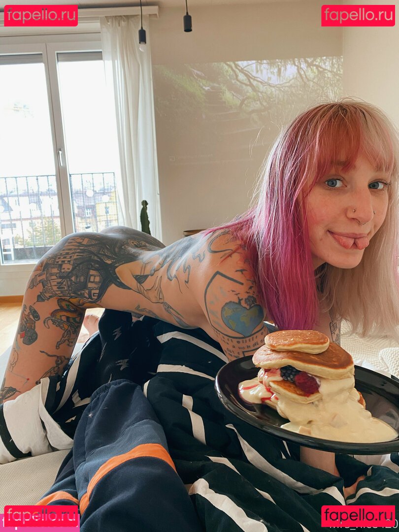 Mrs Nice / Mrs_nice / mrs_nice420 Onlyfans Photo Gallery 