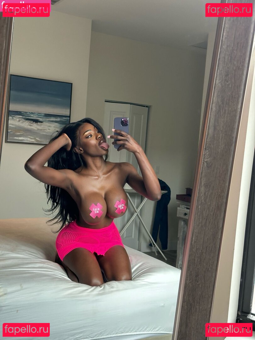 Black Goddess / blaackgoddess Onlyfans Photo Gallery 