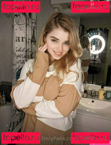 Flame Jade / avrora__sg / avrora_sg Onlyfans Photo Gallery 