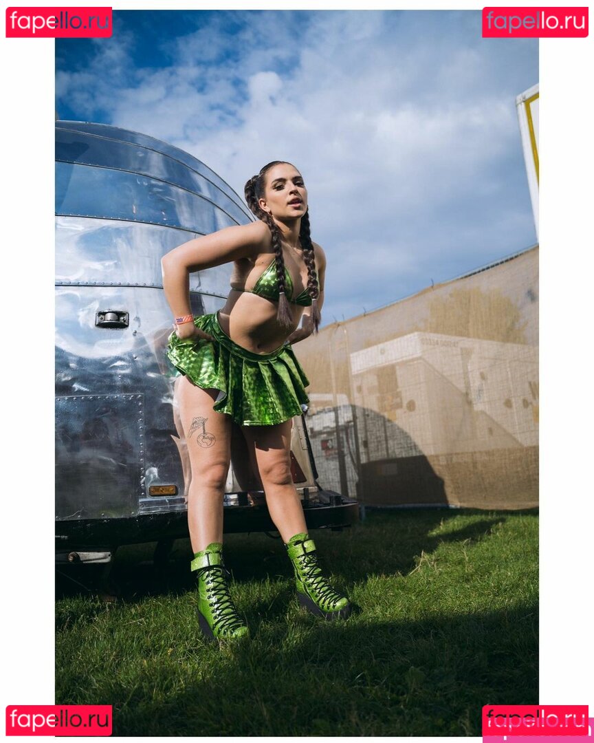 Mae Muller / maemuller Onlyfans Photo Gallery 