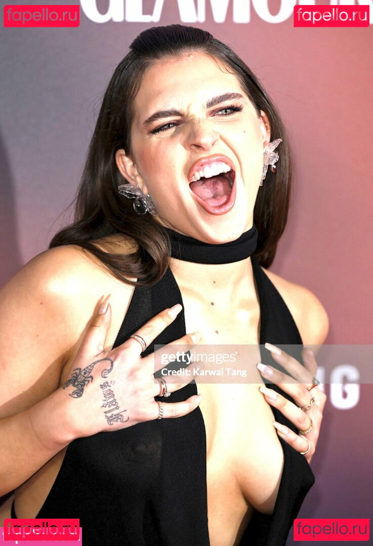 Mae Muller / maemuller Onlyfans Photo Gallery 