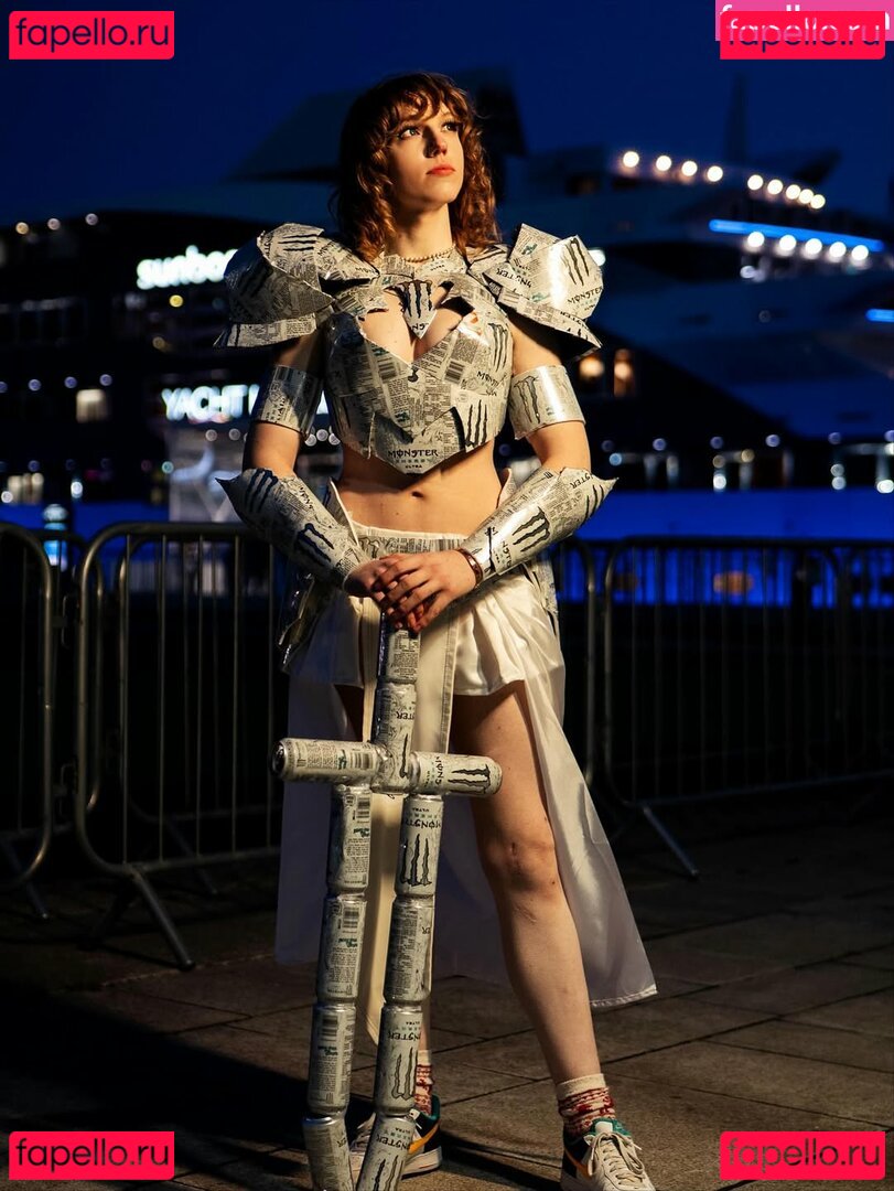 eviedotgym Onlyfans Photo Gallery 