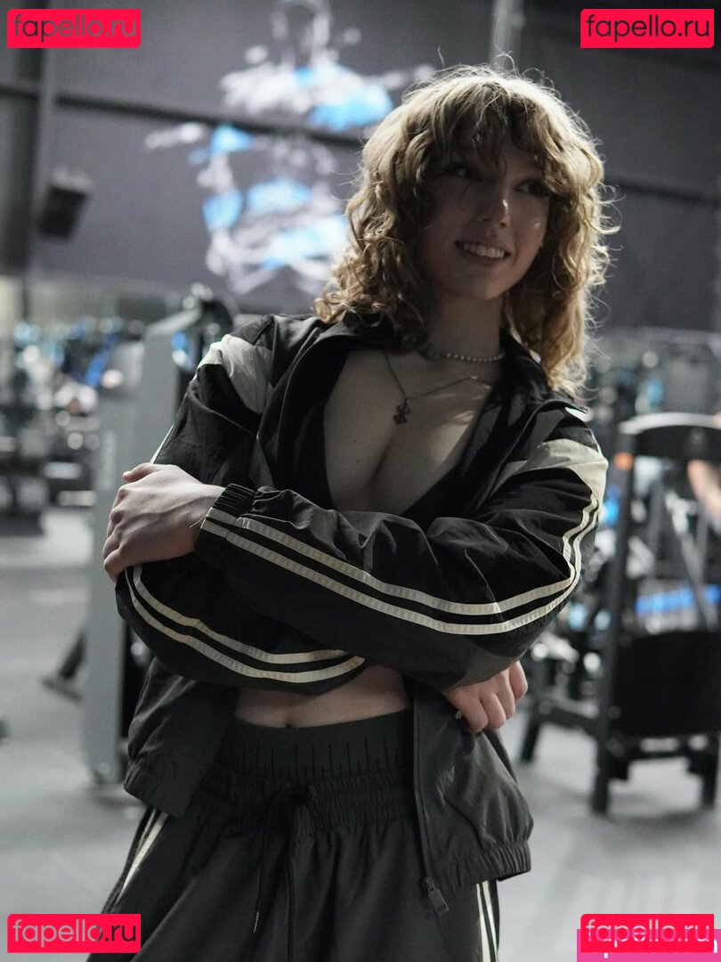 eviedotgym Onlyfans Photo Gallery 