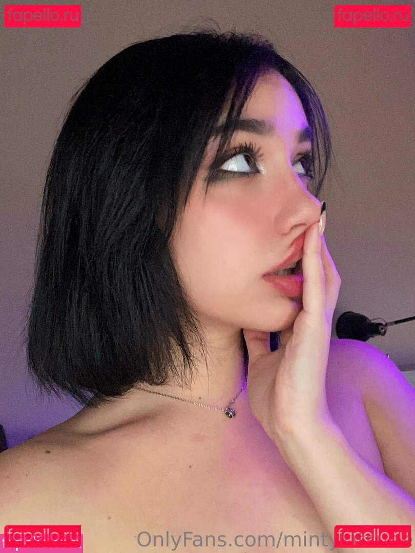 Minty Kitsune / https: / minty.kitsune / mintykitsune Onlyfans Photo Gallery 