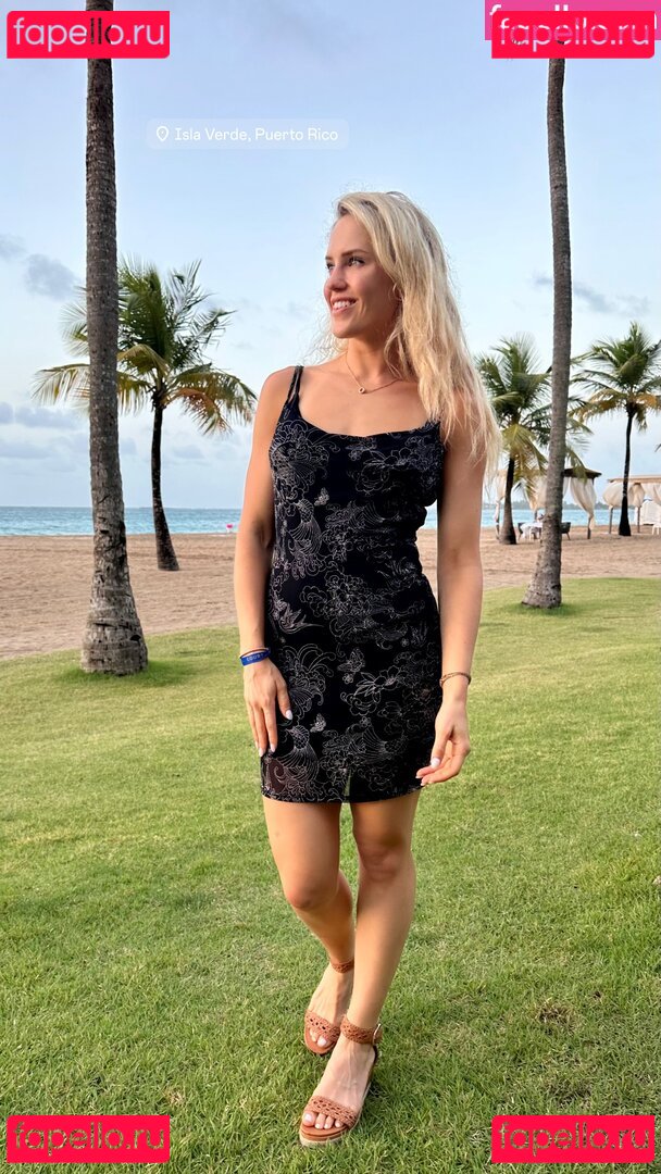 FootDocDana-  Dr. Dana Brems / footdocdana Onlyfans Photo Gallery 