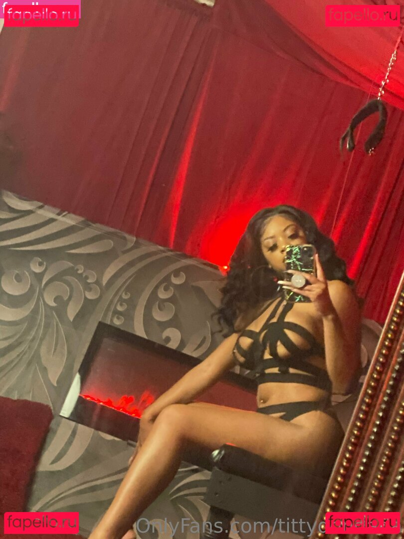 tittydondada Onlyfans Photo Gallery 