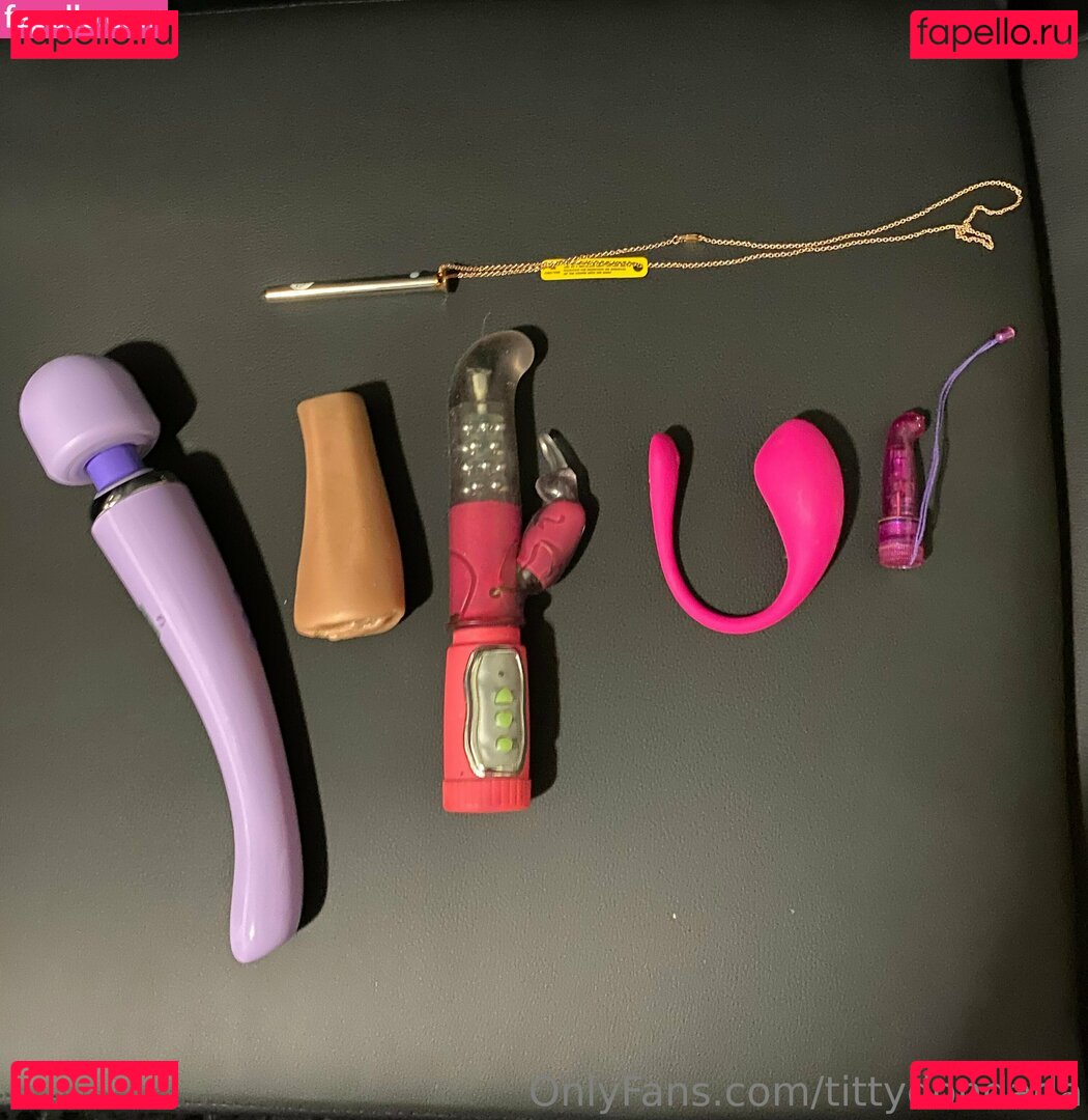 tittydondada Onlyfans Photo Gallery 