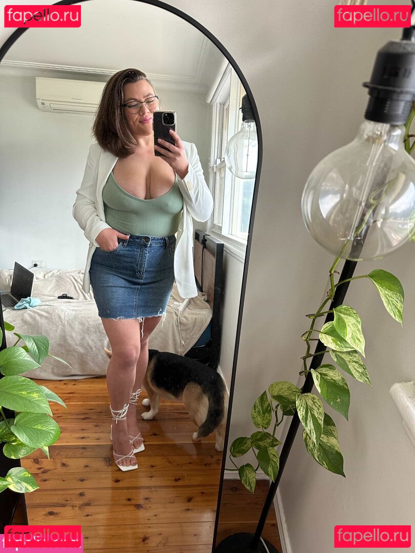 Curvy Chloe / aqueen222 / curvy_chloe / https: Onlyfans Photo Gallery 