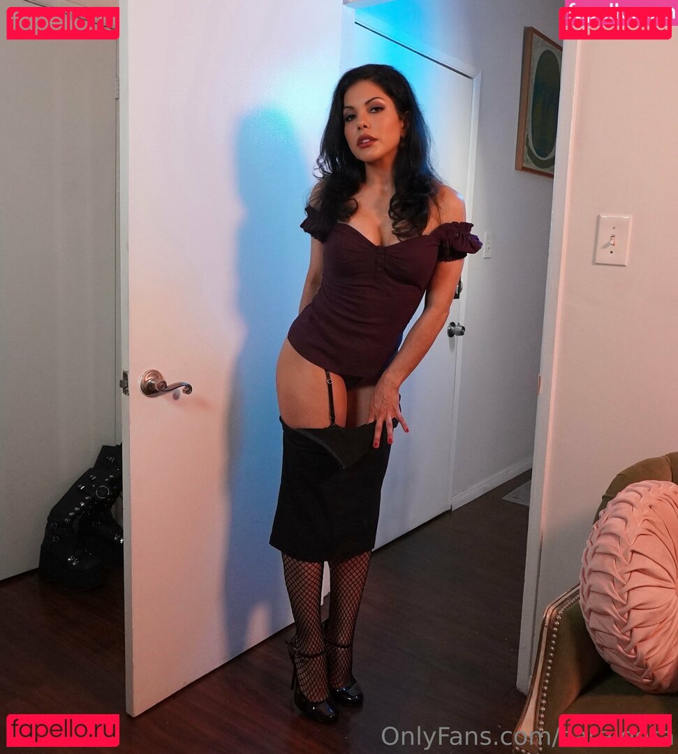 saraloera Onlyfans Photo Gallery 