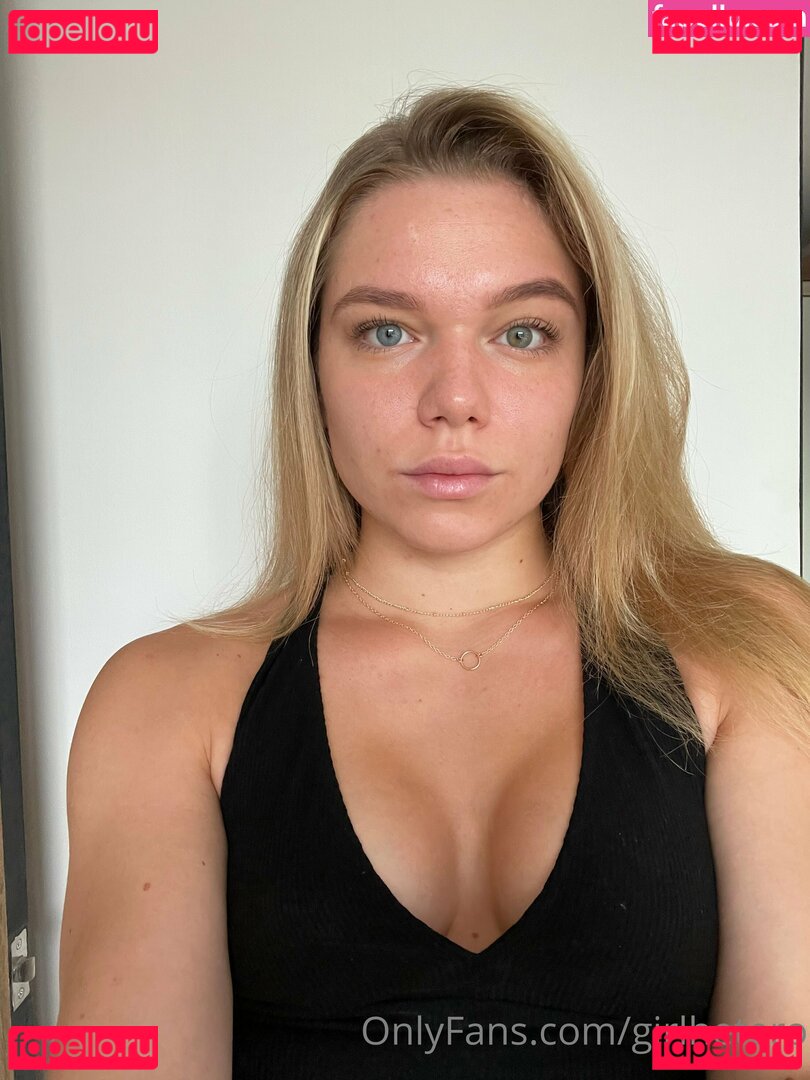 girlflex.x.xagain / girlflexi Onlyfans Photo Gallery 