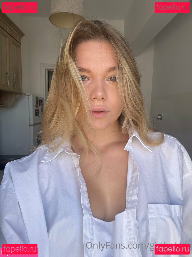 girlflex.x.xagain / girlflexi Onlyfans Photo Gallery 