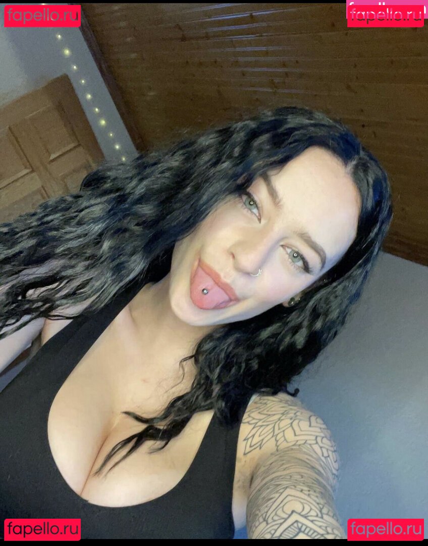 Alexis.vdh / alexis.v.d.h Onlyfans Photo Gallery 