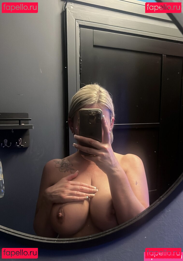 Lucyredman79 / tiktok milf Onlyfans Photo Gallery 