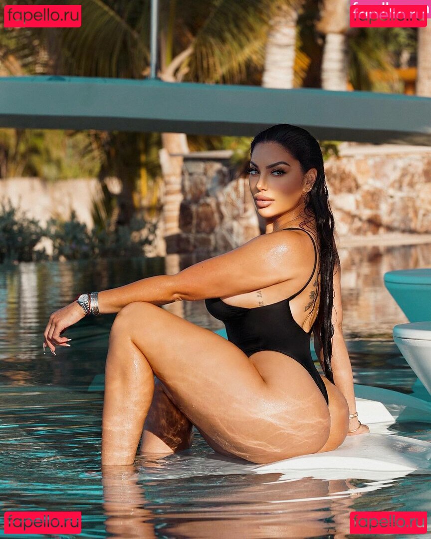 LaReina Shaw / https: / lareinasworld Onlyfans Photo Gallery 