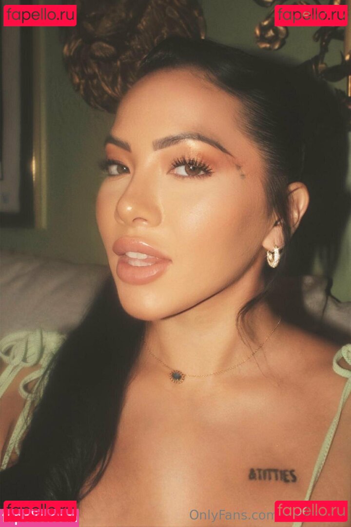 danellemfishback / lilkymchiii Onlyfans Photo Gallery 