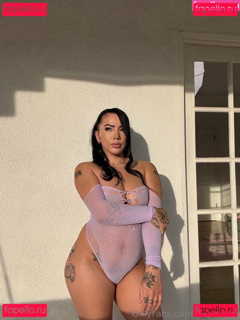 danellemfishback / lilkymchiii Onlyfans Photo Gallery 