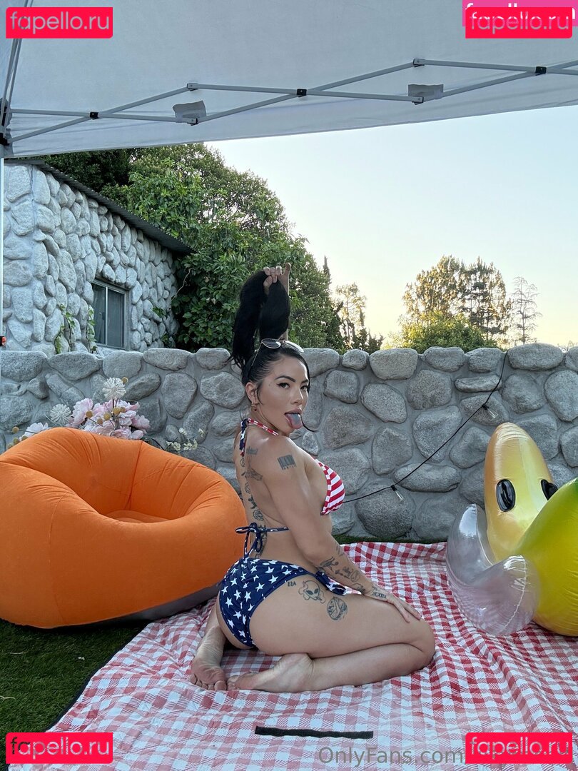 danellemfishback / lilkymchiii Onlyfans Photo Gallery 