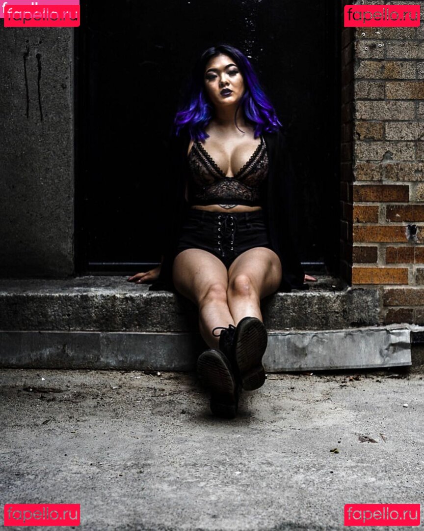 Asian Instagram Model / Rinnvincible / quinnvincible Onlyfans Photo Gallery 