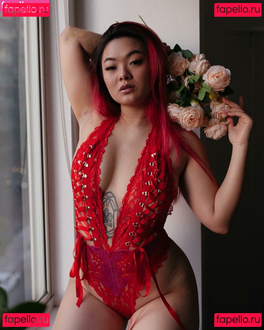 Asian Instagram Model / Rinnvincible / quinnvincible Onlyfans Photo Gallery 