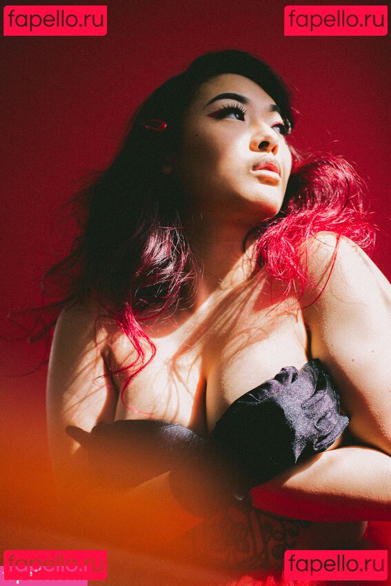 Asian Instagram Model / Rinnvincible / quinnvincible Onlyfans Photo Gallery 