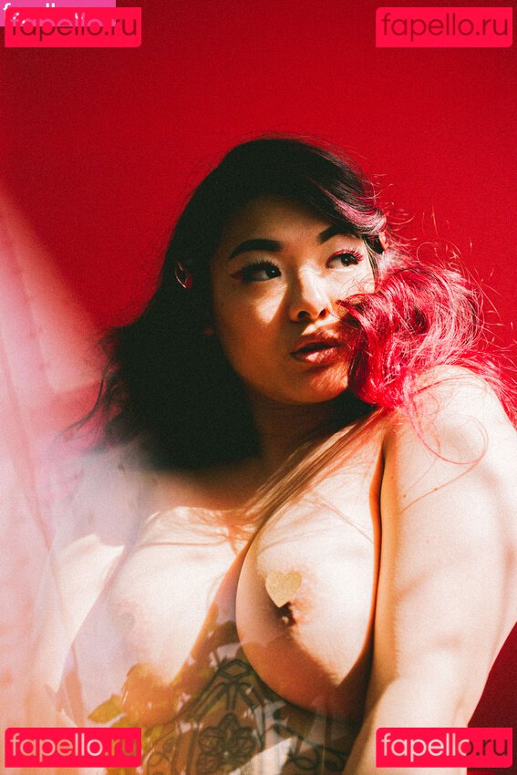 Asian Instagram Model / Rinnvincible / quinnvincible Onlyfans Photo Gallery 