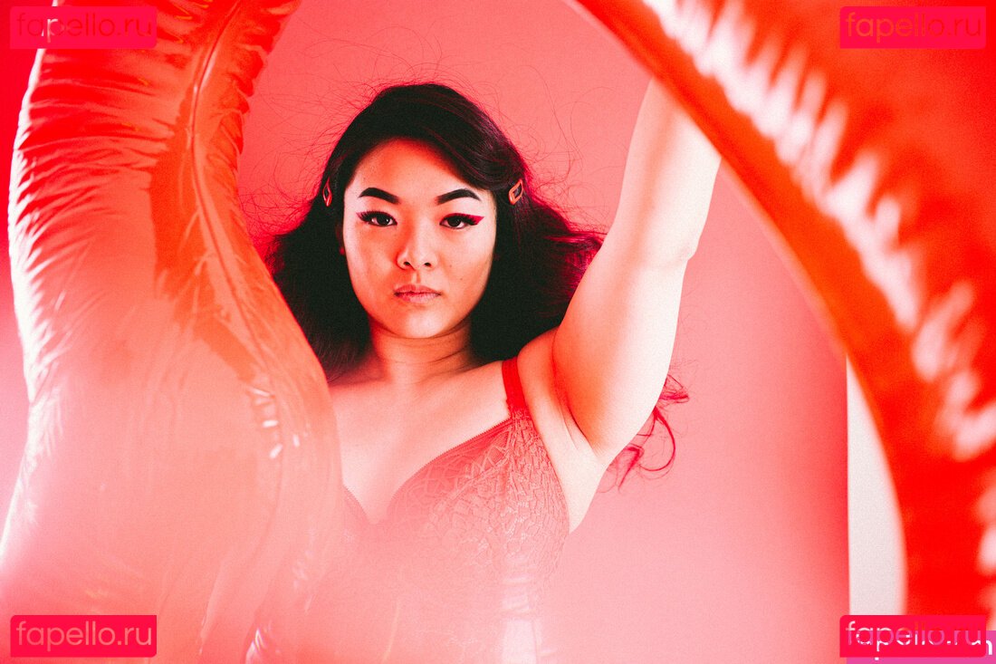 Asian Instagram Model / Rinnvincible / quinnvincible Onlyfans Photo Gallery 