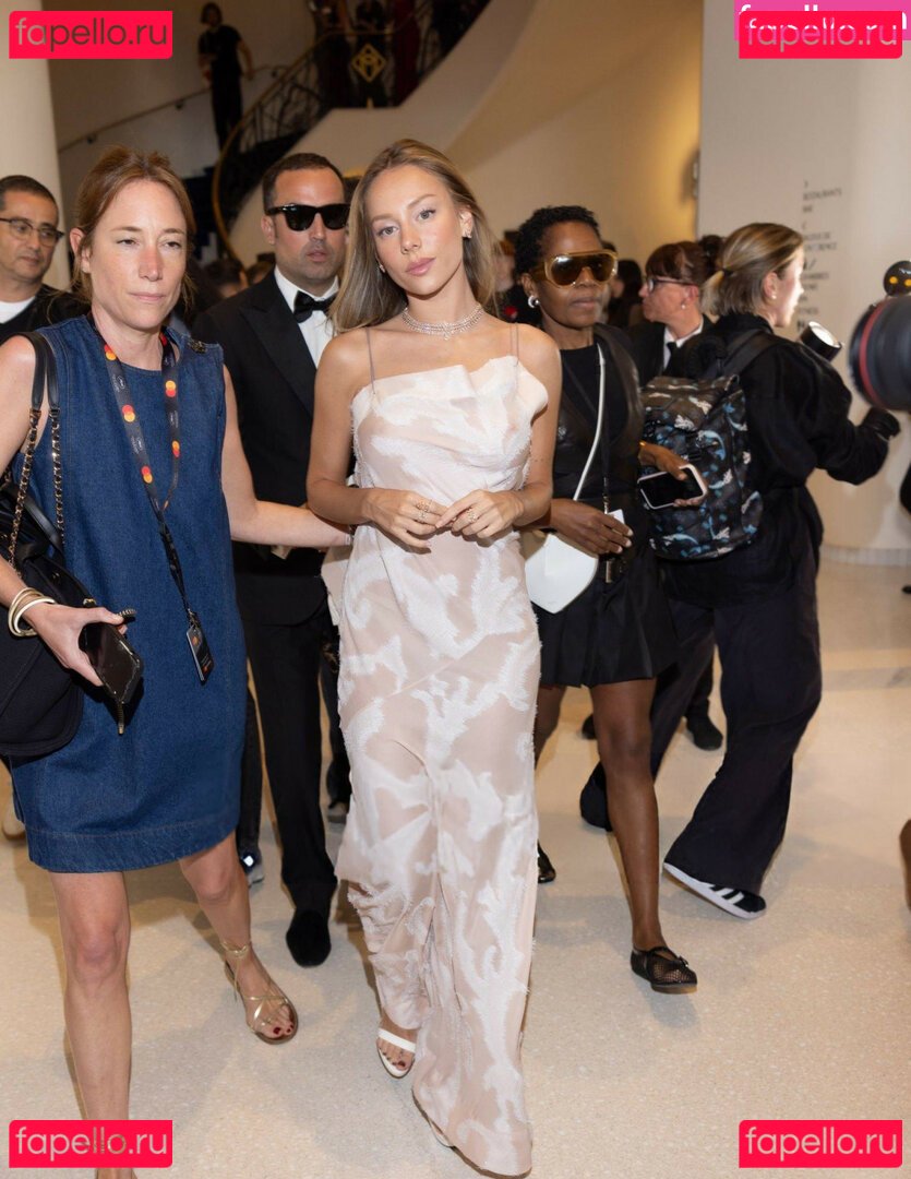 Ester Exposito / ester_exposito Onlyfans Photo Gallery 