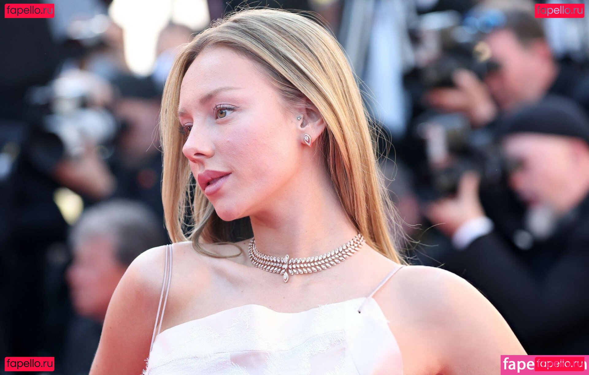 Ester Exposito / ester_exposito Onlyfans Photo Gallery 