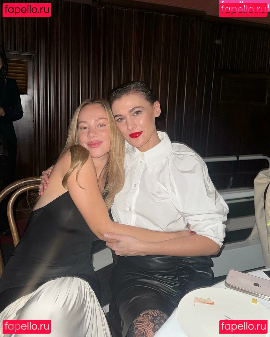 Ester Exposito / ester_exposito Onlyfans Photo Gallery 