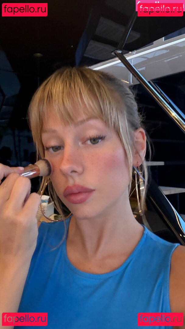 Ester Exposito / ester_exposito Onlyfans Photo Gallery 