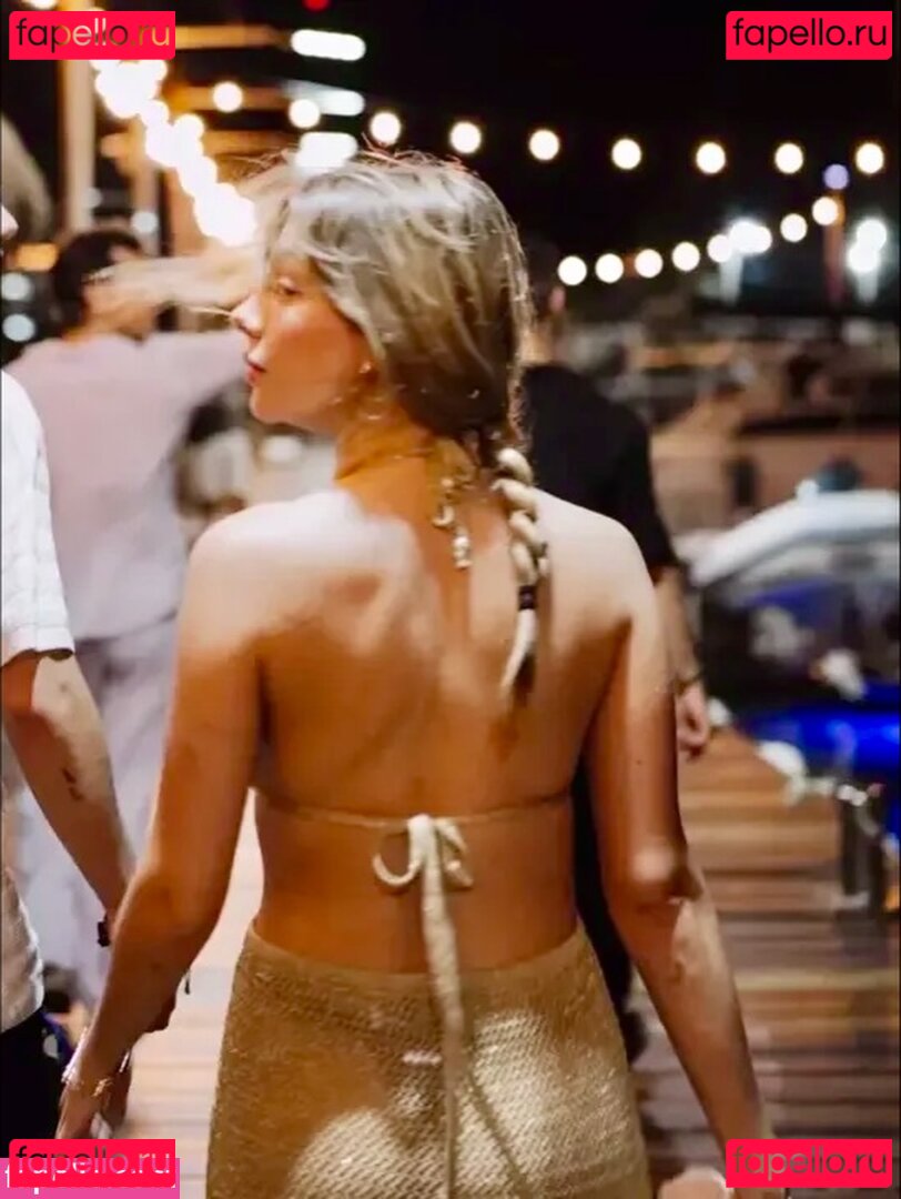 Ester Exposito / ester_exposito Onlyfans Photo Gallery 