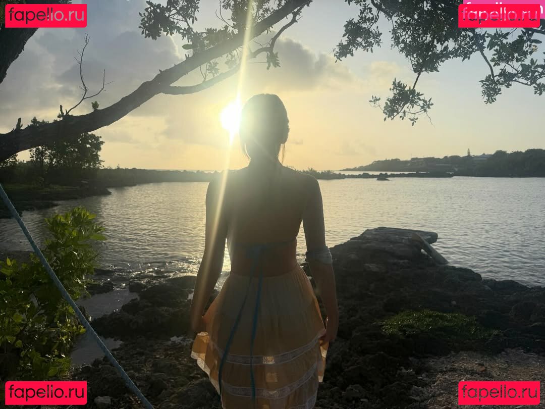 Ester Exposito / ester_exposito Onlyfans Photo Gallery 