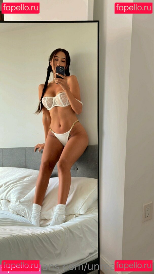 luvemii__ / luvneoemi Onlyfans Photo Gallery 