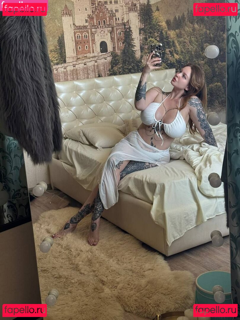 Olga Voronina / hell_voron Onlyfans Photo Gallery 