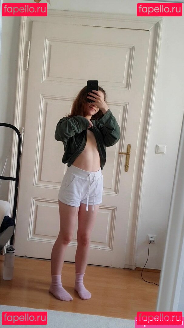 LolaLittle Onlyfans Photo Gallery 