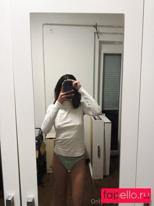 Alina 24 Nude Onlyfans Photo 5