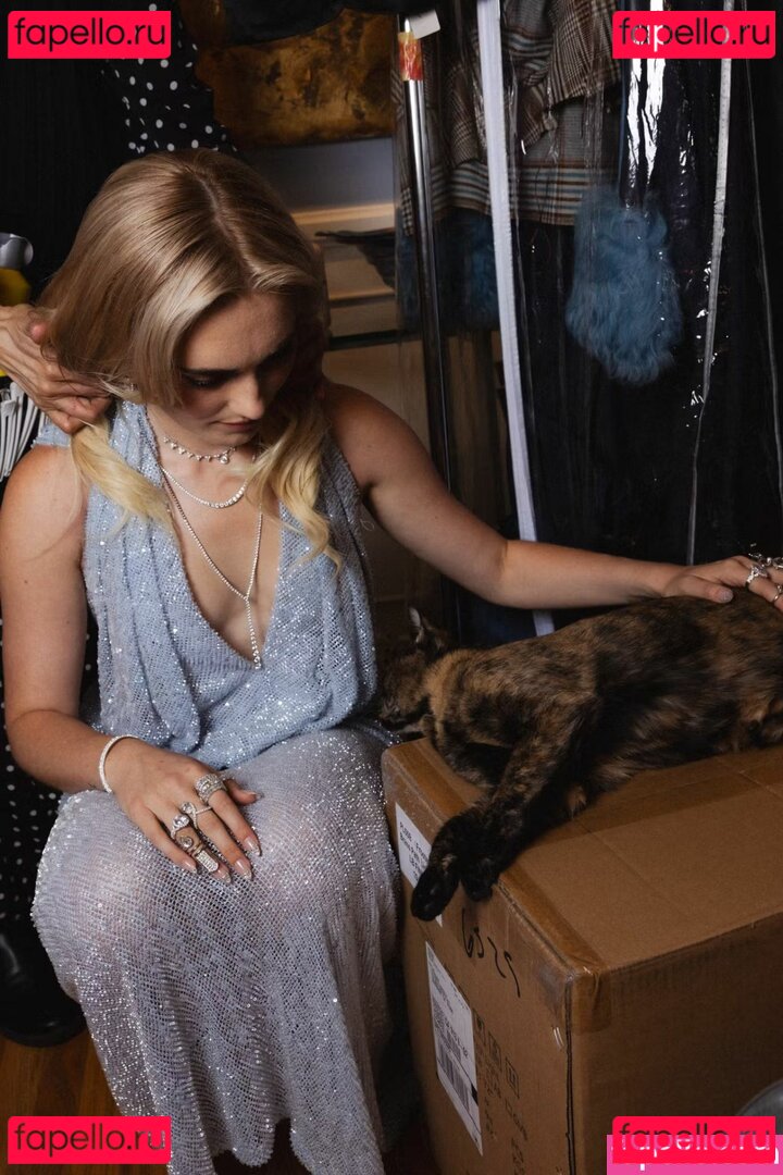 Meg Donnelly / megdonnelly Onlyfans Photo Gallery 