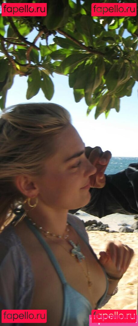 Meg Donnelly / megdonnelly Onlyfans Photo Gallery 