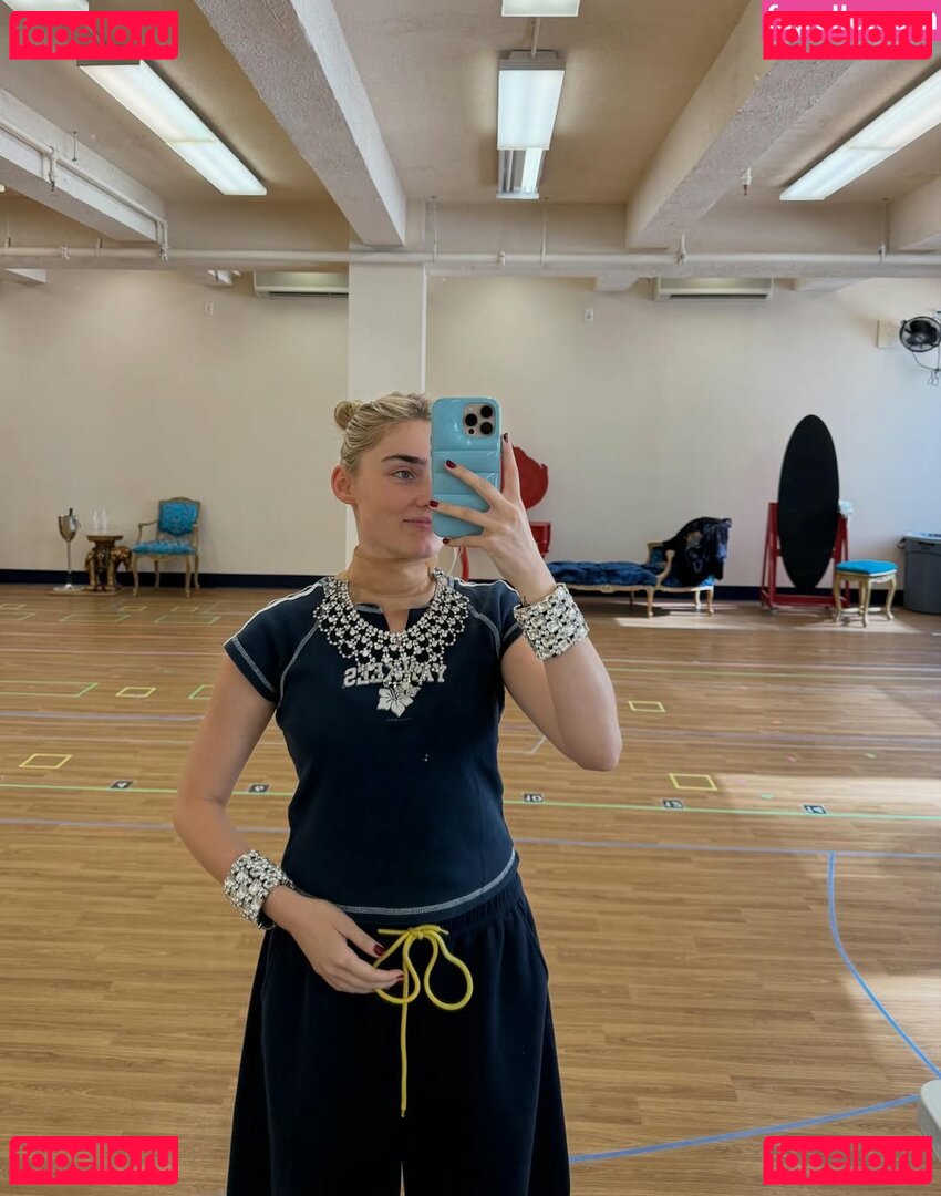 Meg Donnelly / megdonnelly Onlyfans Photo Gallery 