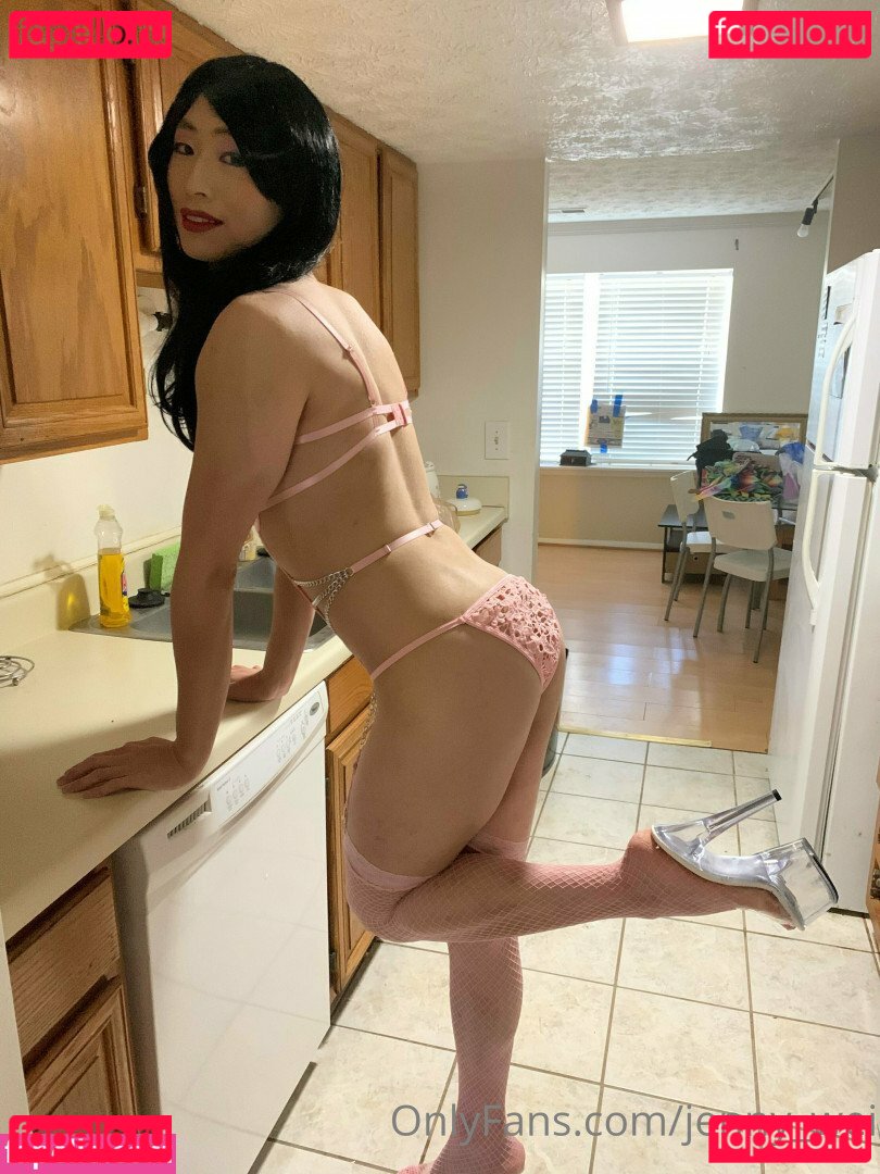 Jenny Wei / https: / jenny_wei / jennyywei Onlyfans Photo Gallery 