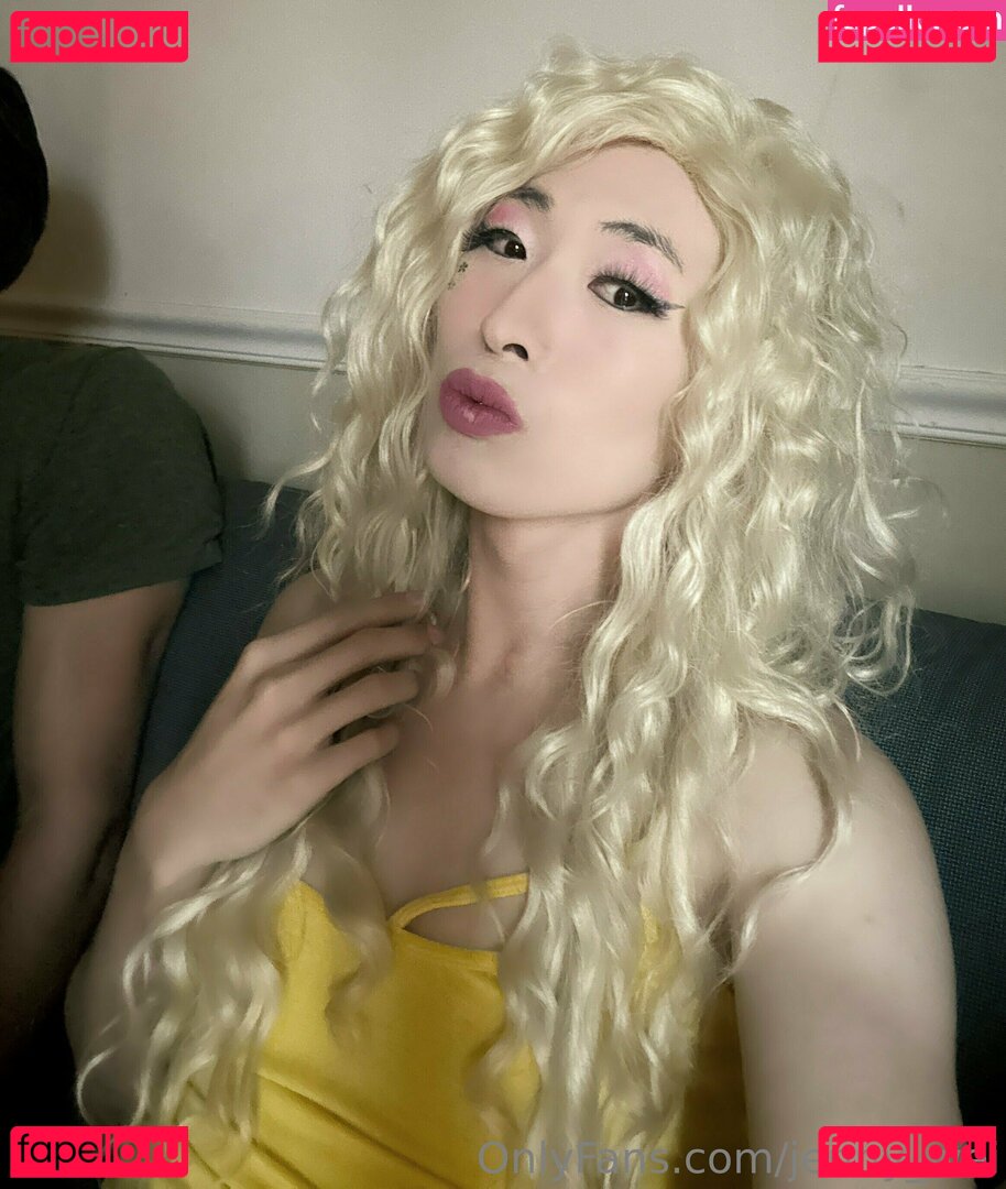 Jenny Wei / https: / jenny_wei / jennyywei Onlyfans Photo Gallery 