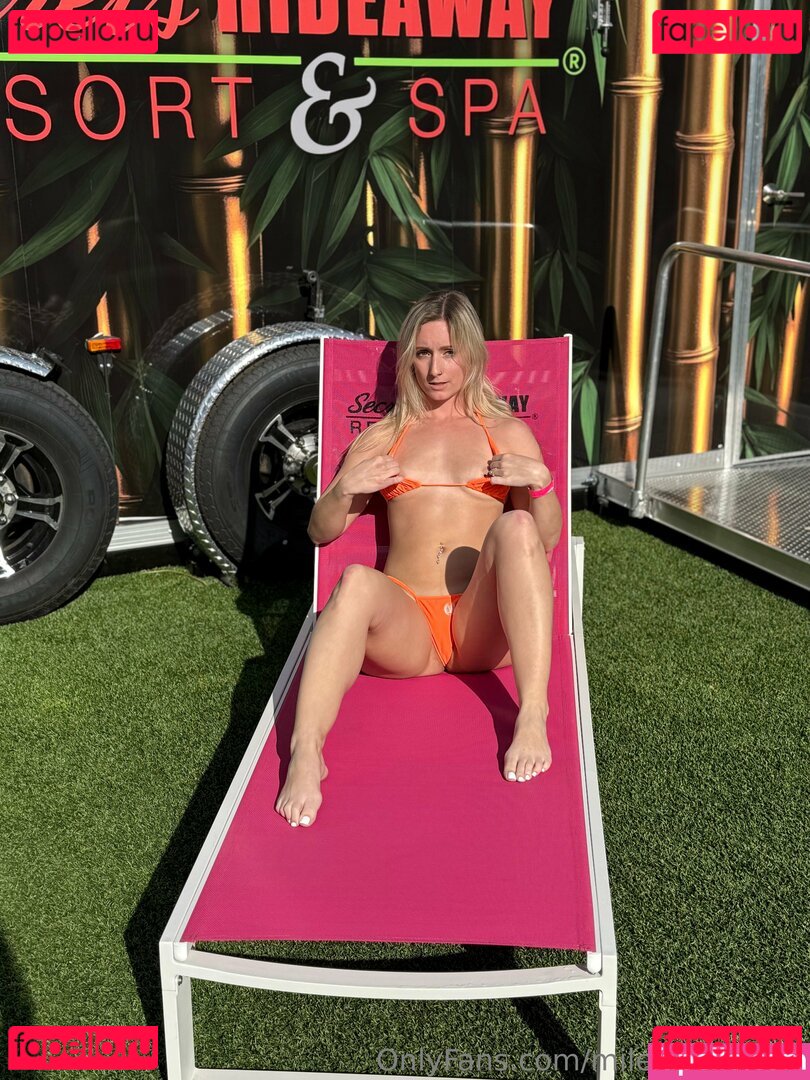 Brooke Diamond / glazed-barbie / realbrookedia Onlyfans Photo Gallery 