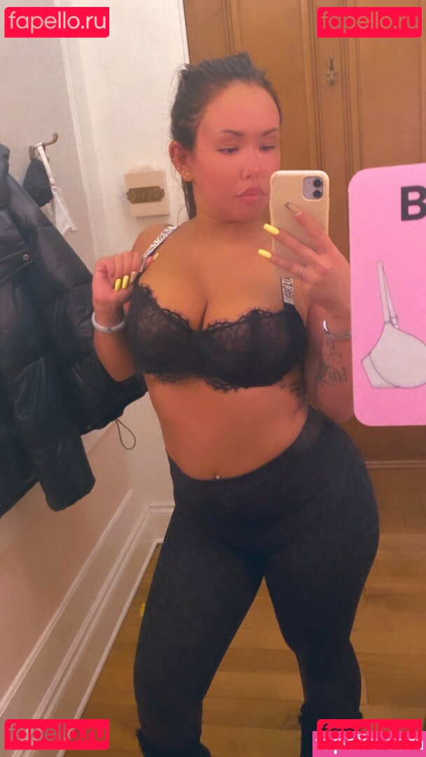 halfvietbarbie Onlyfans Photo Gallery 