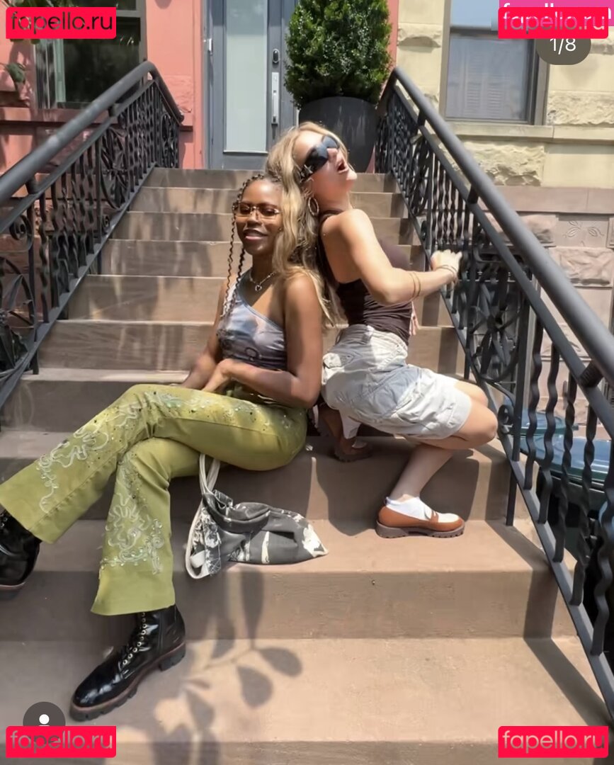 Elizabeth Greene / Lizzy Greene / LizzyGreeneOF / https: / lizzy_greene Onlyfans Photo Gallery 